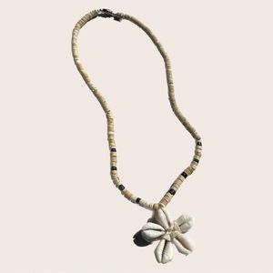 Vintage beaded shell flower necklace